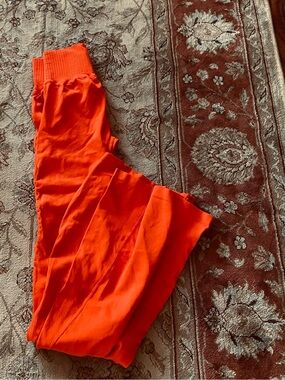 Philosophy Bright Orange Ribbed Lounge Top